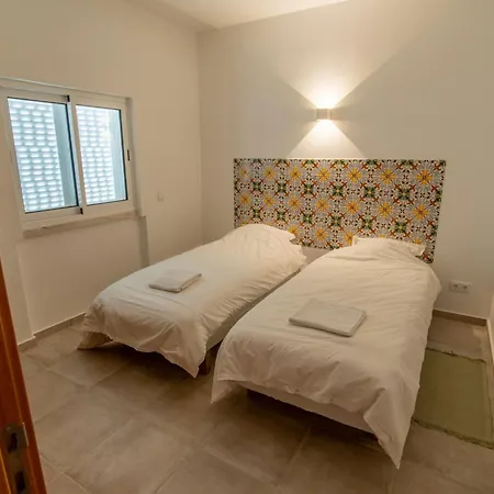 Alojamento de Acomodação e Pequeno-almoço Quinta Madrugada Burgau *