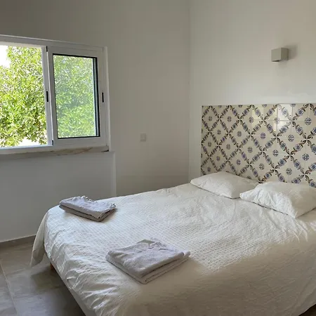 Quinta Madrugada Burgau Bed and Breakfast
